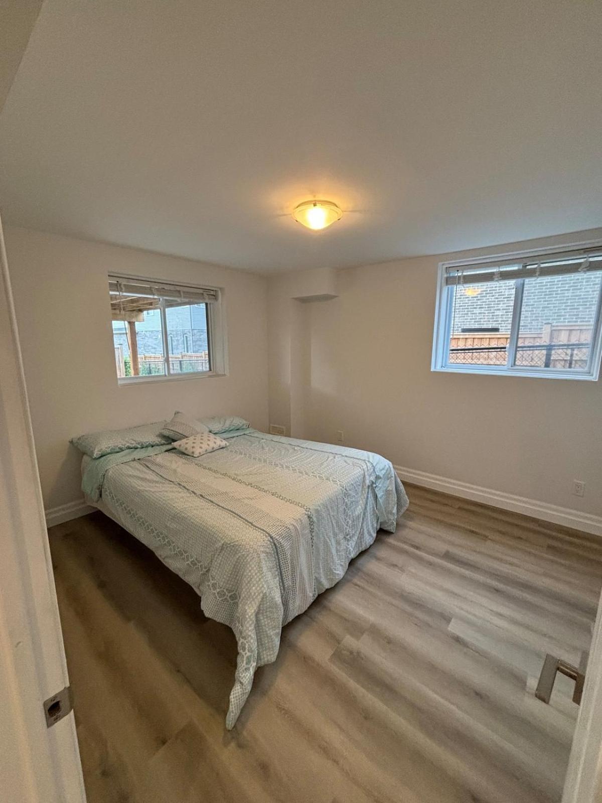 One-Bedroom Unit At Vista Hill 워털루 외부 사진