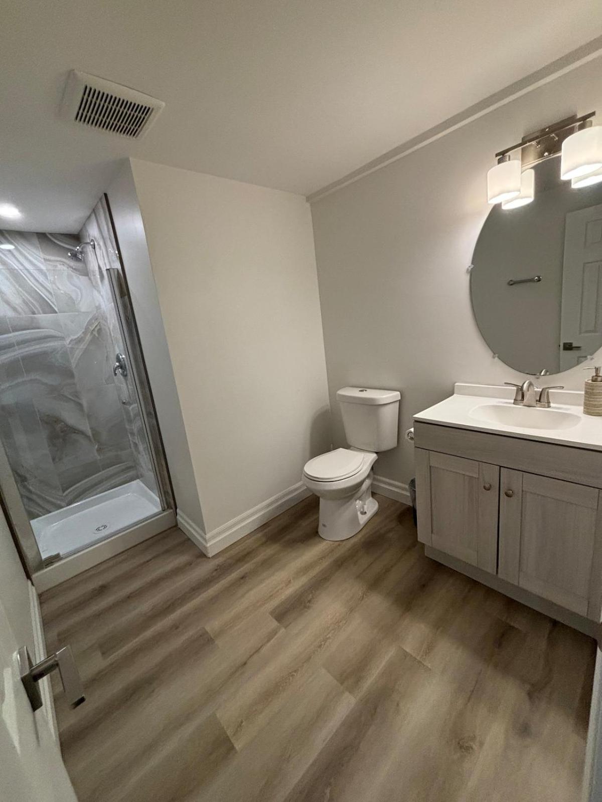 One-Bedroom Unit At Vista Hill 워털루 외부 사진