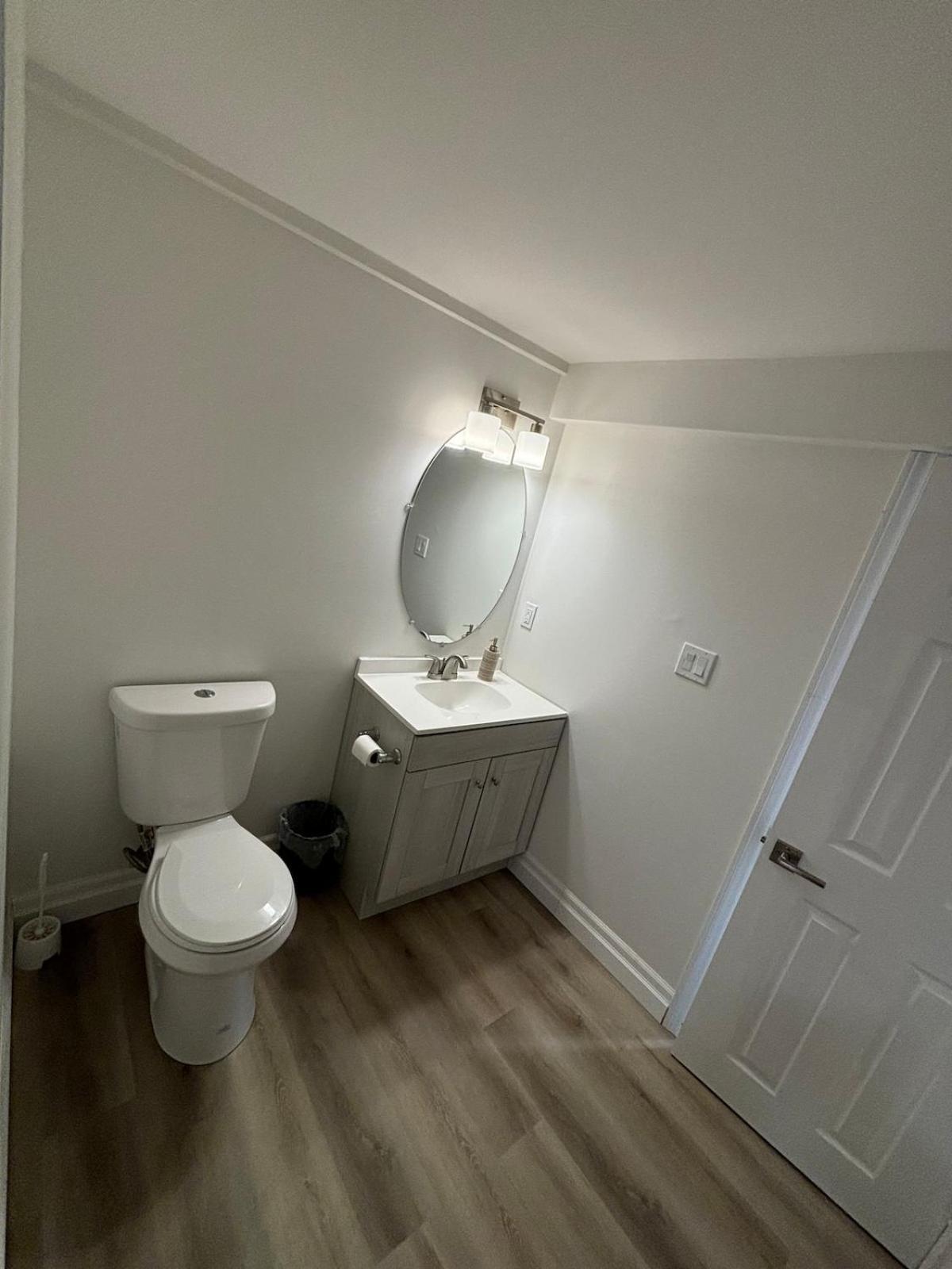 One-Bedroom Unit At Vista Hill 워털루 외부 사진